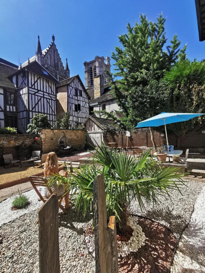 트루아 Les Cieux De La Cathedrale - Calme - Jardin - Wifi 아파트 외부 사진